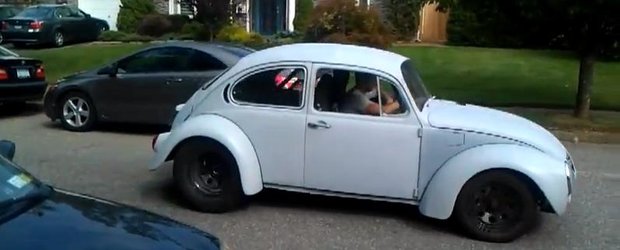 Tuning Volkswagen: Beetle cu motor small-block de 5.7 L Chevrolet