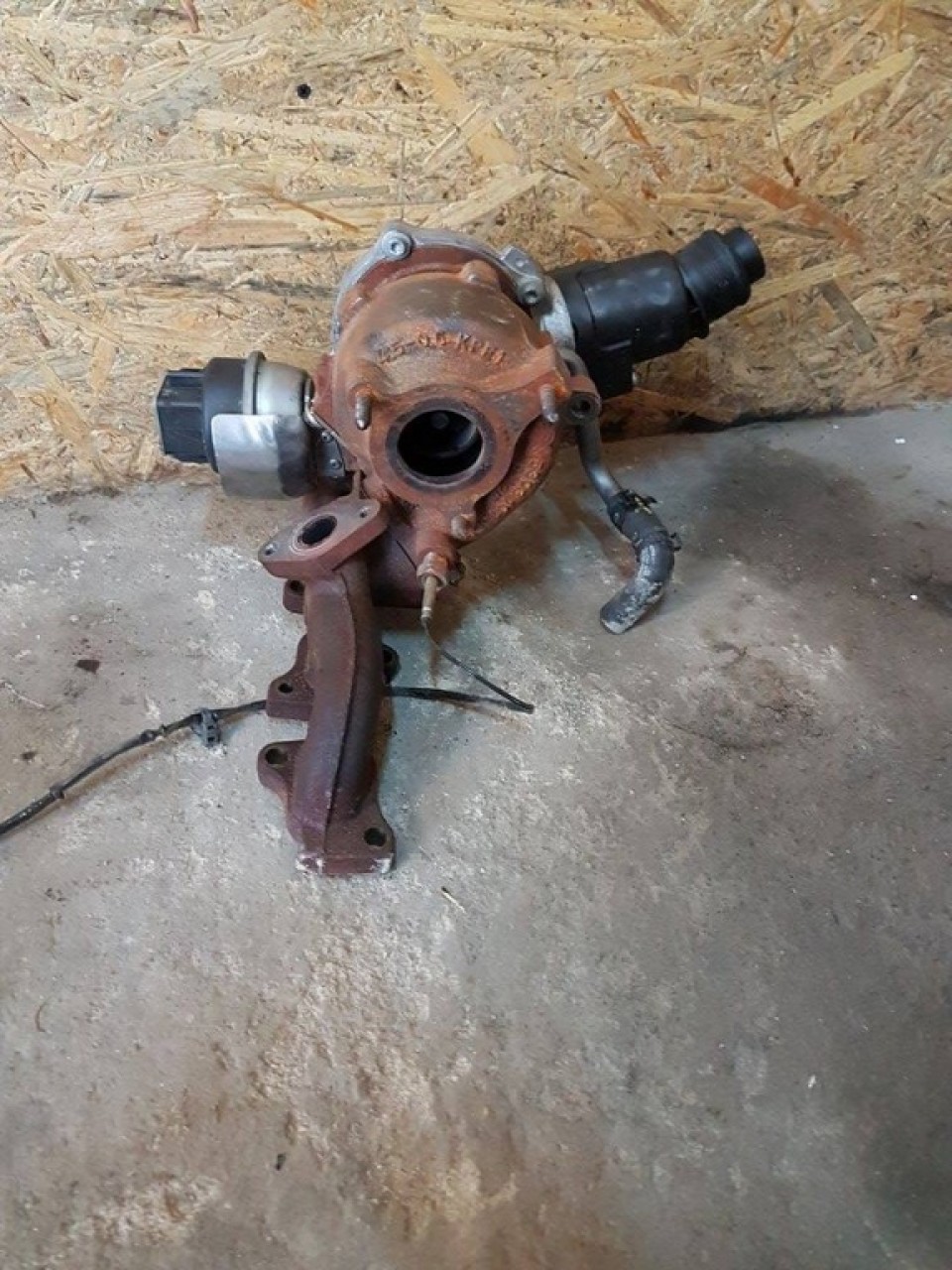 Turbina 03l145701d audi a4 b8 2.0 tdi cagc 120 cai