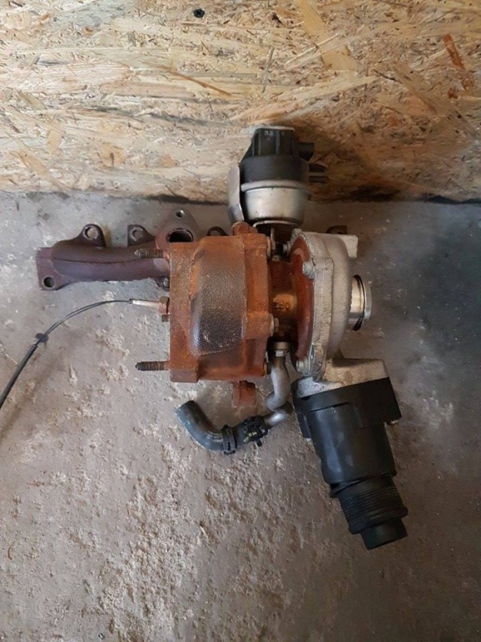 Turbina 03l145701d audi a4 b8 2.0 tdi cagc 120 cai