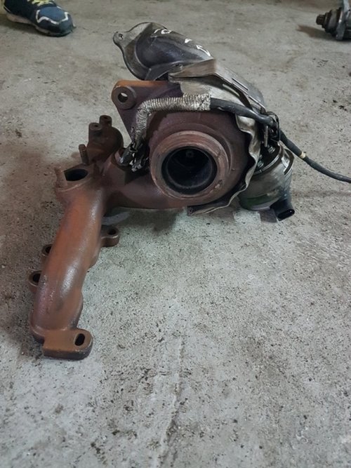 Turbina 03l253016t skoda superb II 1.6 tdi cayc 105 cai