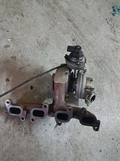Turbina 03l253016t vw passat b7 1.6 tdi cayc 105 cai