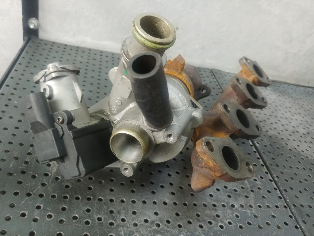 Turbina 1.2 tsi cbz skoda fabia 2 vw polo 6r golf 6 03f145701g