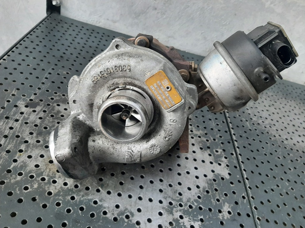 Turbina 2.0 tdi cgl audi q5 8r a4 b8 03l145701e