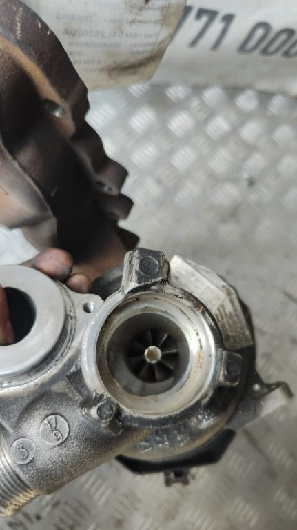 Turbina Audi A3 1.6 Tdi cod motor DDY CLH CRK CXX cod 04L253020A