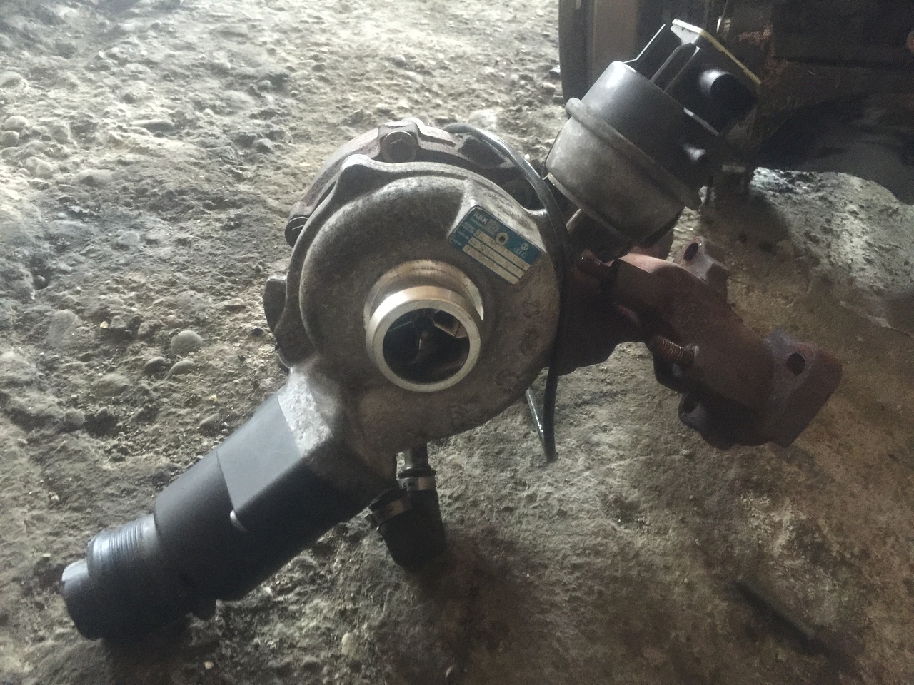 Turbina AUDI A4 B8 2.0 TDI CAG 2008 2009 2010 2011