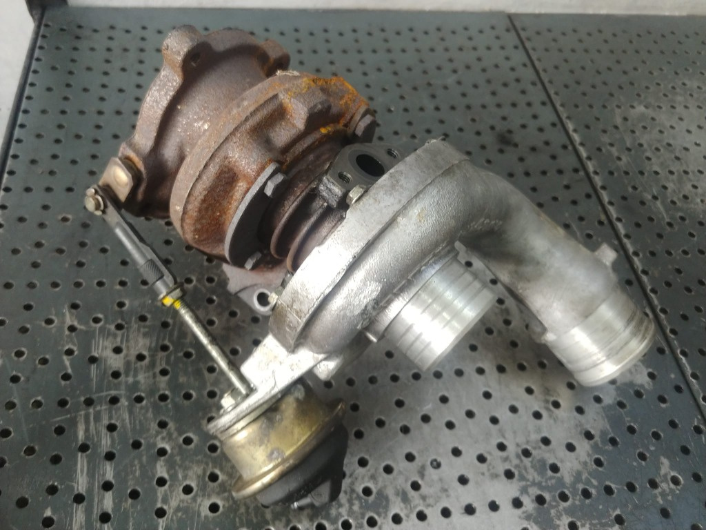 Turbina d419272 1.9 d volvo v40 s40 703753-15 7700111278
