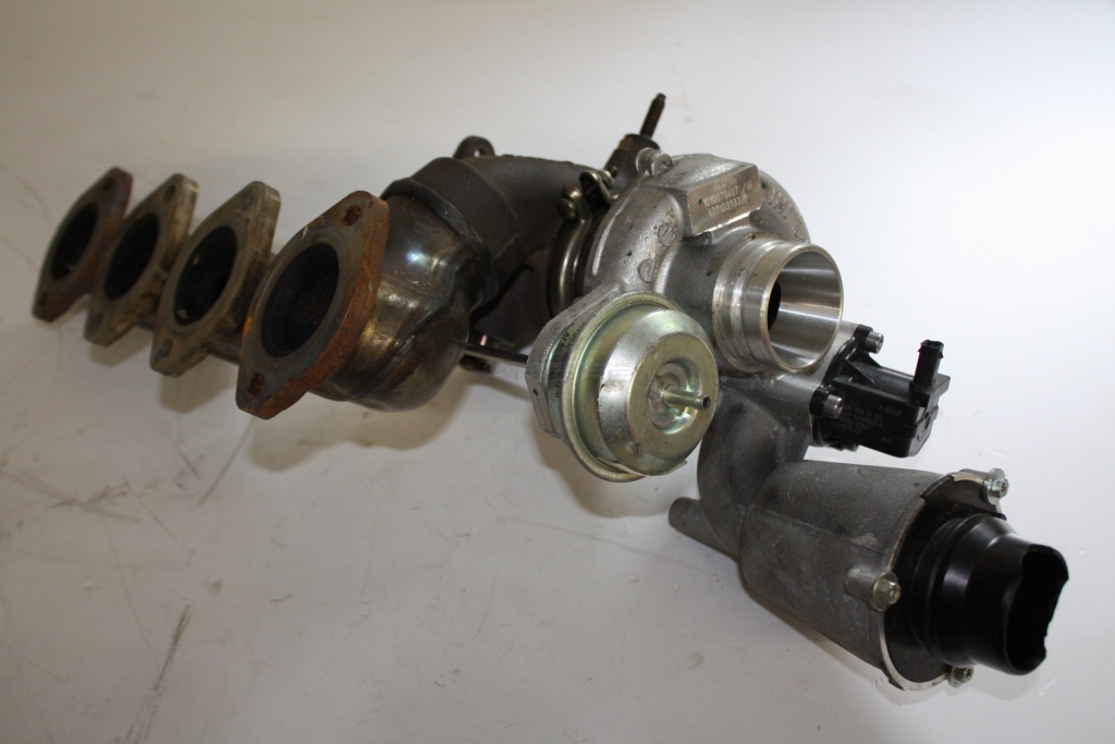 Turbina mercedes E200 cgi cod A2710903380