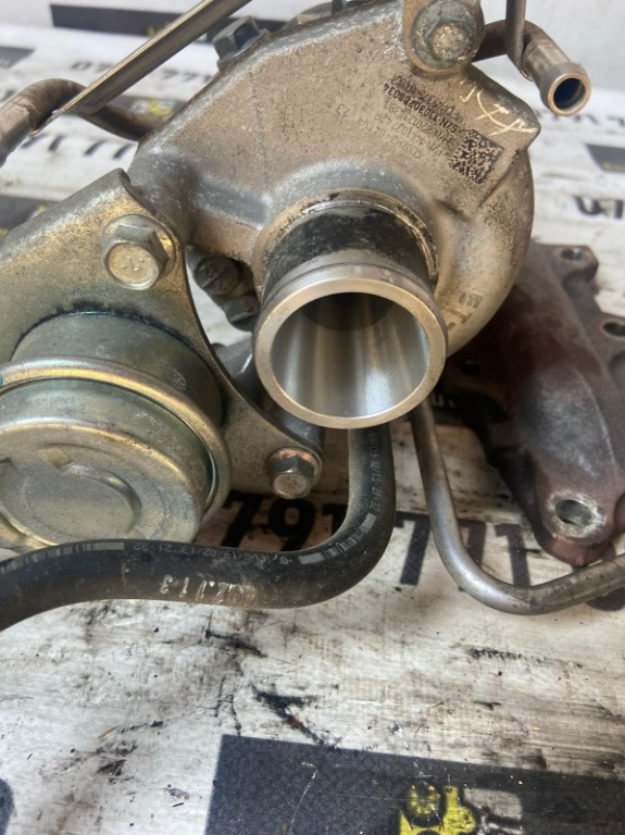 Turbina Renault Clio 4 0.9 Tce H4B 2015 Cod : 144103742R