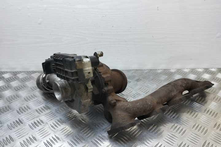 Turbina Turbo Turbosuflanta cu actuator 2.2 cdi A6460900480 Mercedes-Benz Sprinter 2 906 [2006 - 2013]