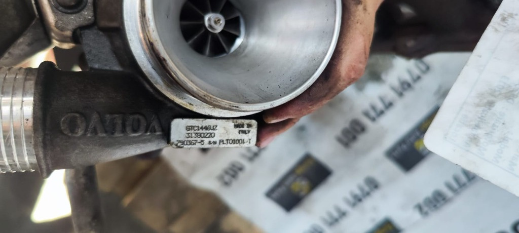Turbina Volvo v40 s40 V60 S60 D5204T14 an 2013 cod 31380220