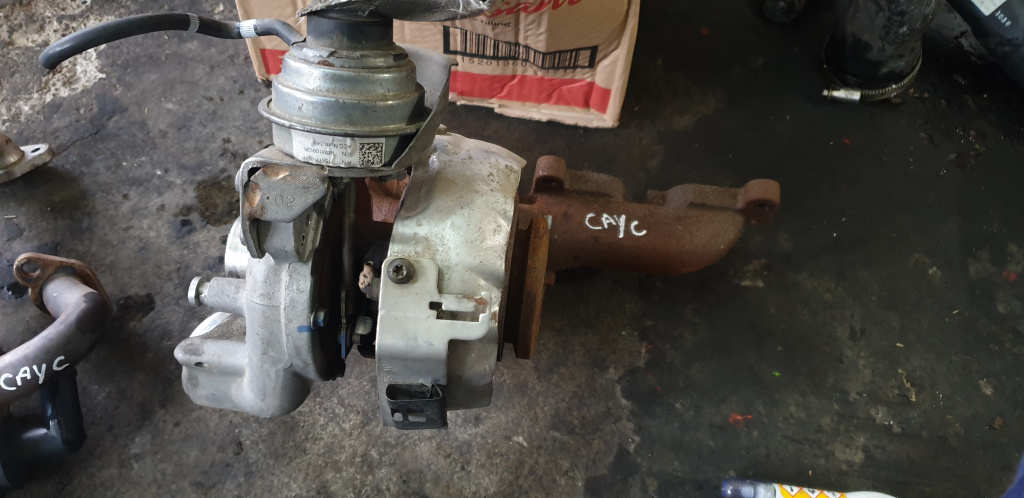 Turbo Skoda Passat 1,6TDI CAYC 105CP 2011