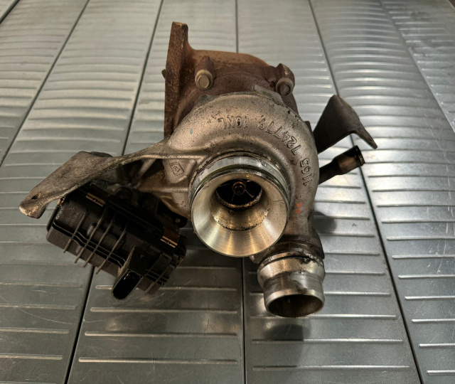 Turbosuflanta 2.0 d N47 184Cp 851947501A BMW Seria 5 F10 [2009 - 2013]