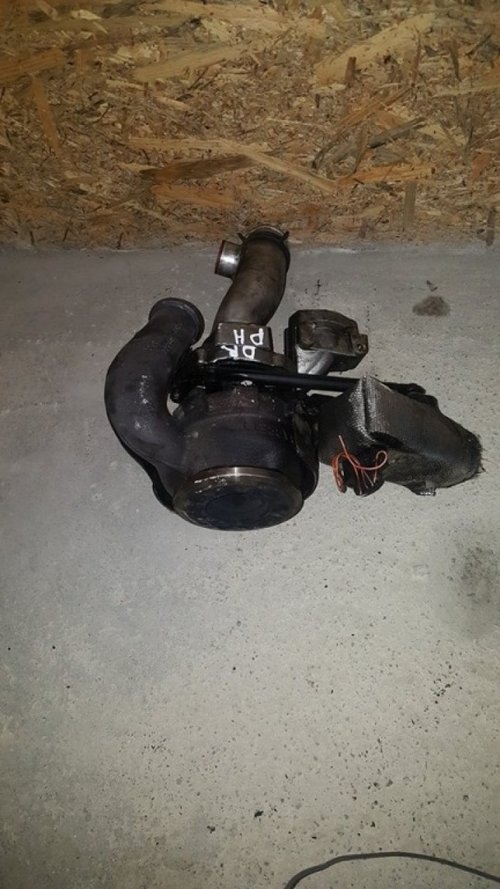 Turbosuflanta dreapta cod 07z145874g vw phaeton 5.0 tdi 313 cai