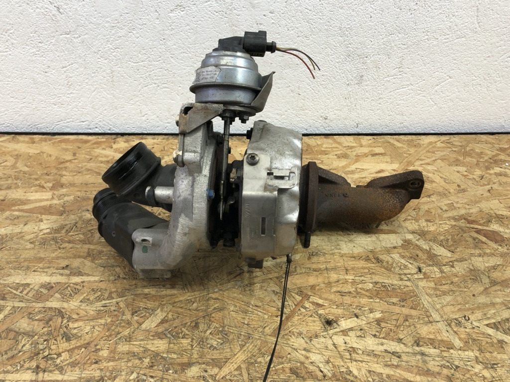 Turbosuflanta turbina Passat B7 limuzina sedan 2011 (03L253010F)