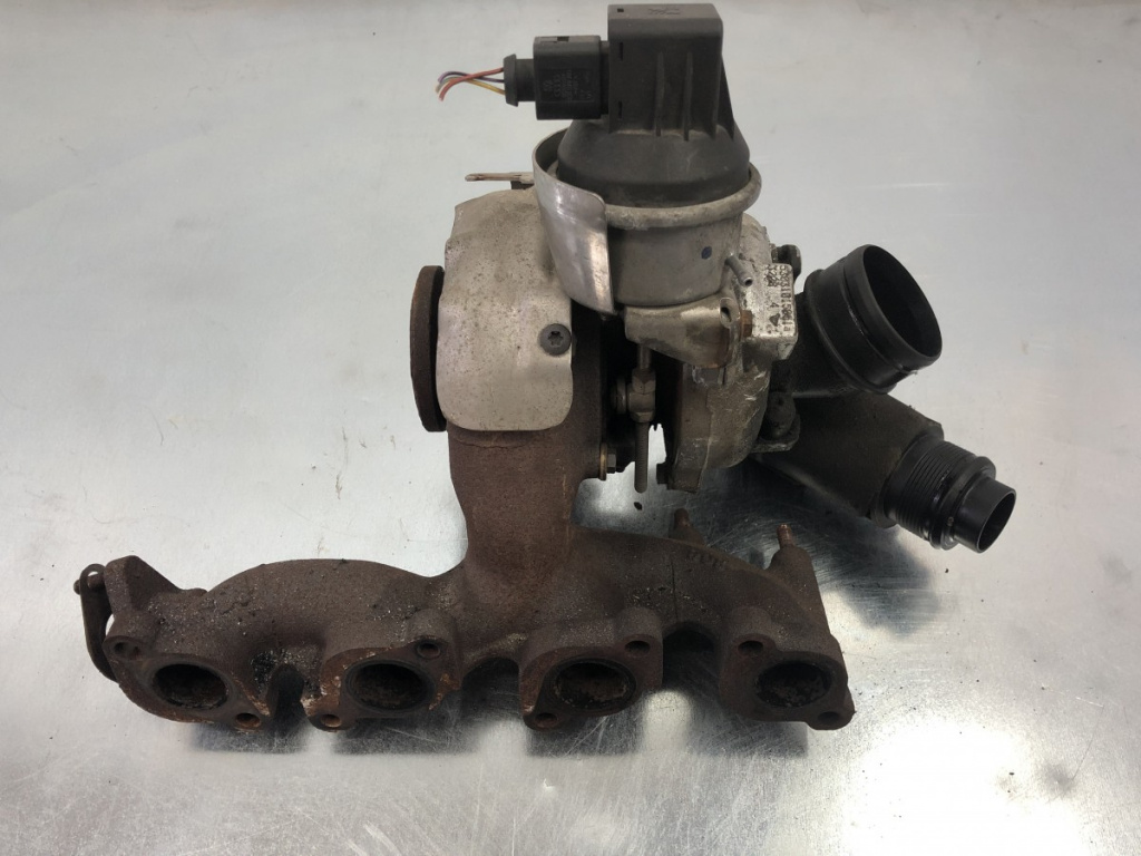 Turbosuflanta VW Golf 6, 2.0 GTD, DSG sedan 2009 (03L255019J)
