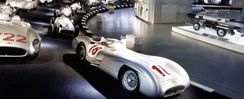 Turul muzeului MERCEDES din Stuttgart, filmat cu drona, este cel mai tare lucru pe care il vei vedea azi Turul muzeului MERCEDES din Stuttgart, filmat cu drona, este cel mai tare lucru pe care il vei vedea azi