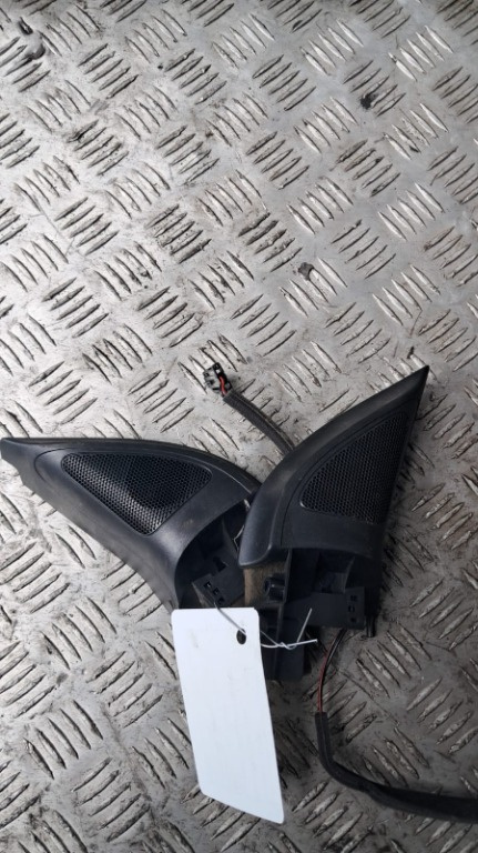 Tweeter usa fata VW Golf 6 an 2011 cod 1K9837973 / 1K0035411C