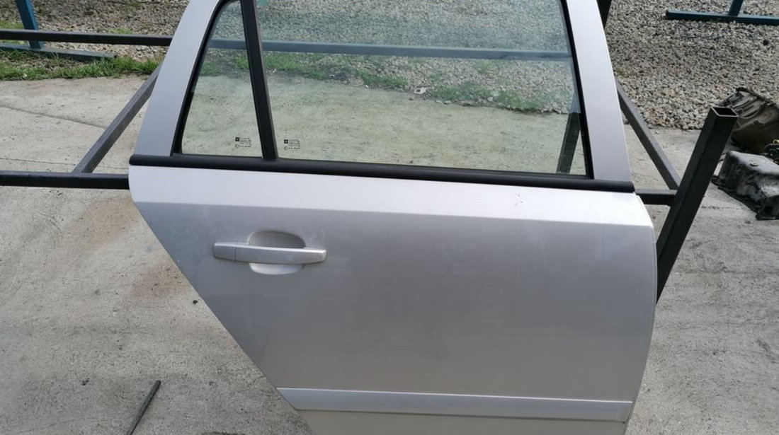 Ușa portiera dreapta spate Opel Astra H Combi Z157 argintiu dezmembrez