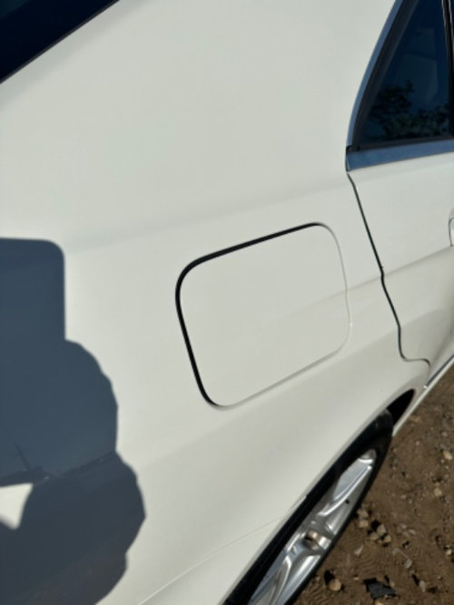 Ușița rezervor Mercedes e class w212 , varianta non Facelift