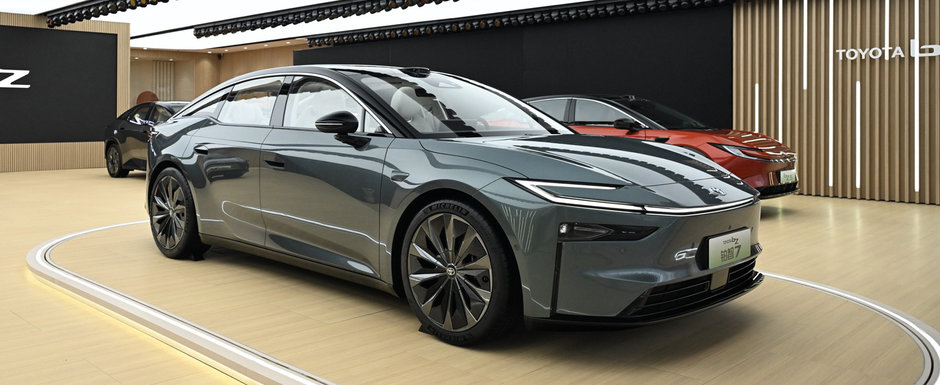 Uita de Tesla Model S! Toyota dezvaluie oficial noul bZ7 cu un design SF si o lungime de peste cinci metri Uita de Tesla Model S! Toyota dezvaluie oficial noul bZ7 cu un design SF si o lungime de peste cinci metri
