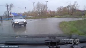 Ultima compilatie cu accidente rutiere ne aduce aminte ca se apropie iarna