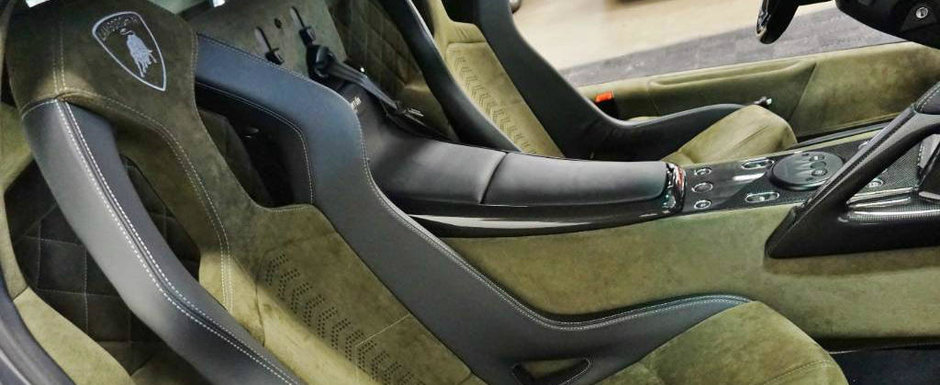 Ultimul Lamborghini Reventon produs vreodata a fost scos la vanzare. De nou, automobilul italian a costat 1.5 milioane de dolari Ultimul Lamborghini Reventon produs vreodata a fost scos la vanzare. De nou, automobilul italian a costat 1.5 milioane de dolari