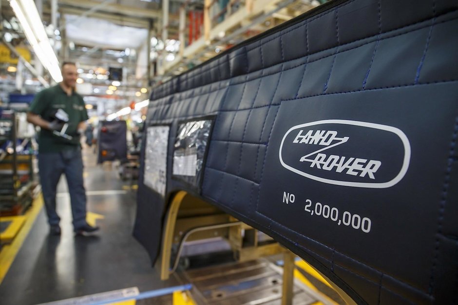 Ultimul Land Rover Defender a iesit de pe linia de productie Ultimul Land Rover Defender a iesit de pe linia de productie