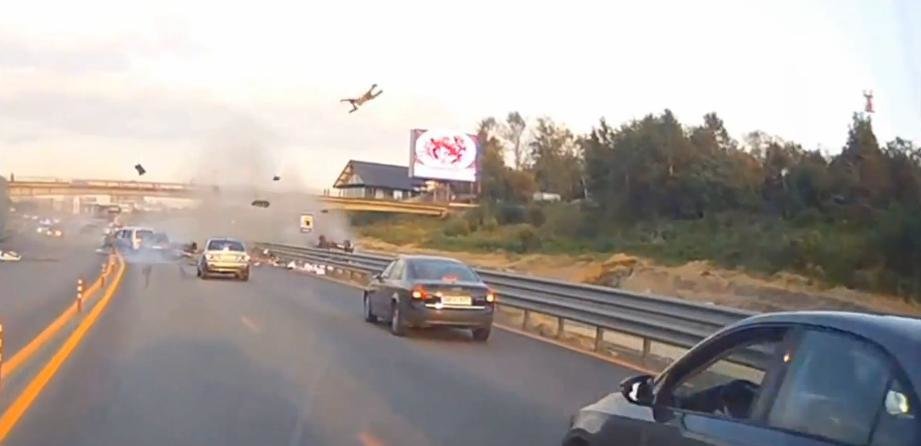 Un accident mortal ne demonstreaza ce poate face viteza. VIDEO SOCANT Un accident mortal ne demonstreaza ce poate face viteza. VIDEO SOCANT