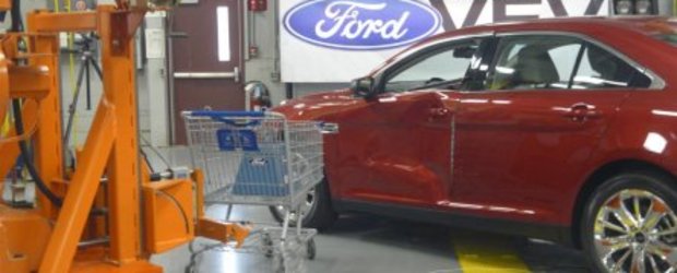 Un altfel de crash test pentru Ford Taurus! Veti fi uimiti!