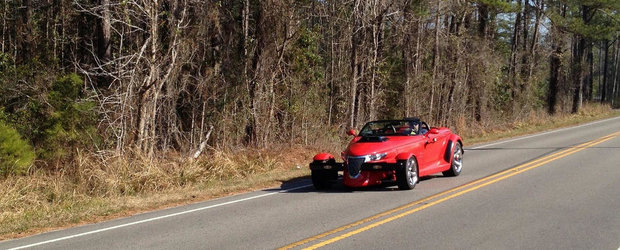 Un altfel de tuning: Plymouth Prowler cu motor V8 de 6.1 litri