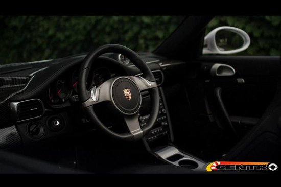 Un altfel de tuning: Porsche 911 Cabrio cu scaun fata central si trei locuri