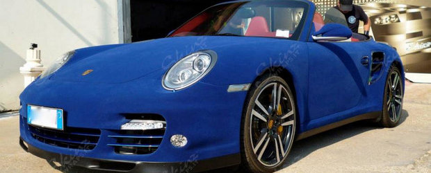 Un altfel de tuning: Porsche 911 Turbo imbracat in... catifea