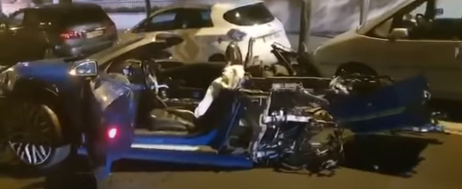Un Audi R8 s-a rupt in doua dupa ce a lovit 13 masini. Politia a gasit motorul arzand la cativa metri de epava Un Audi R8 s-a rupt in doua dupa ce a lovit 13 masini. Politia a gasit motorul arzand la cativa metri de epava