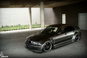 Un BMW E46 modificat!