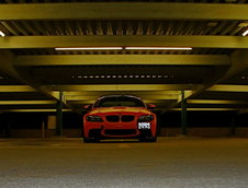 Un BMW M3 E92 portocaliu mat, gata de Halloween