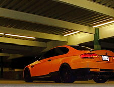 Un BMW M3 E92 portocaliu mat, gata de Halloween
