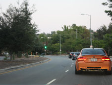 Un BMW M3 E92 portocaliu mat, gata de Halloween