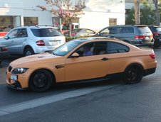 Un BMW M3 E92 portocaliu mat, gata de Halloween