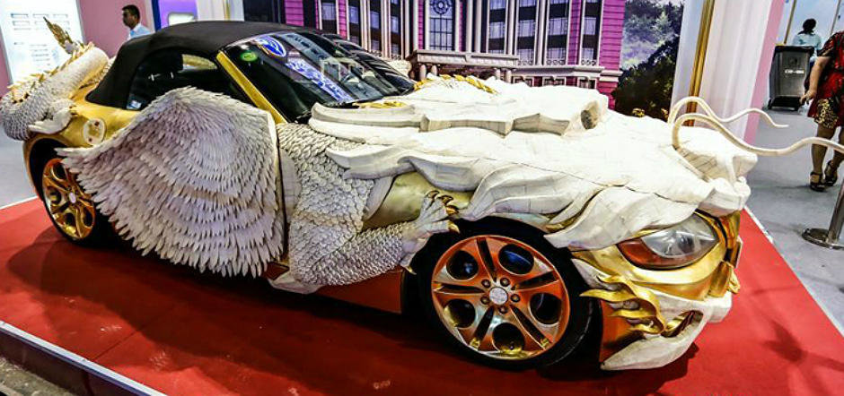 Un BMW Z4 imbracat in haur si oase de iac pare cel mai stralucitor gunoi Un BMW Z4 imbracat in haur si oase de iac pare cel mai stralucitor gunoi