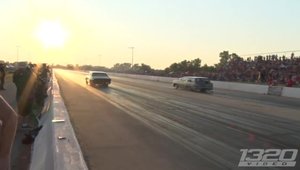 Un break cu prea multa putere abia este tinut pe pista de dragracing