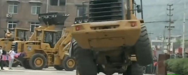 Un buldozer danseaza pe Gangnam Style