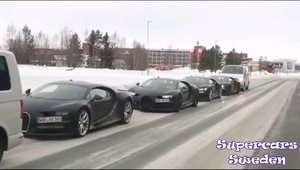 Un convoi de 6000 CP: Patru exemplare Bugatti Chiron surprinse laolalta, unul in spatele celuilalt