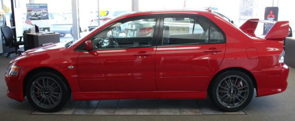 Un dealer din America are la vanzare un Evo IX cu doar 33 de km in bord. FOTO ca sa te convingi si singur Un dealer din America are la vanzare un Evo IX cu doar 33 de km in bord. FOTO ca sa te convingi si singur