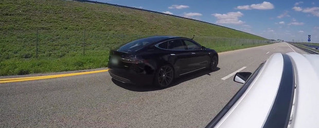 Un EVO X tunat se strica fix inaintea unei curse cu o Tesla P85D