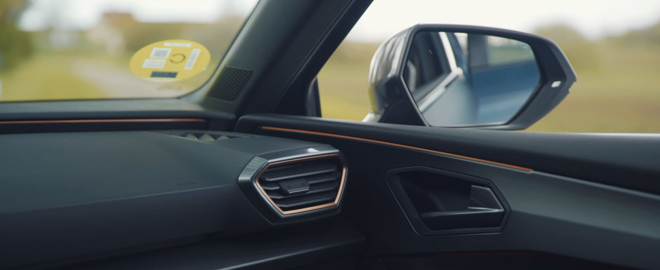 Un fel de Golf GTI, dar cu 300 de cai sub capota. Fa cunostinta cu hot-hatch-ul suprem de la SEAT! Un fel de Golf GTI, dar cu 300 de cai sub capota. Fa cunostinta cu hot-hatch-ul suprem de la SEAT!