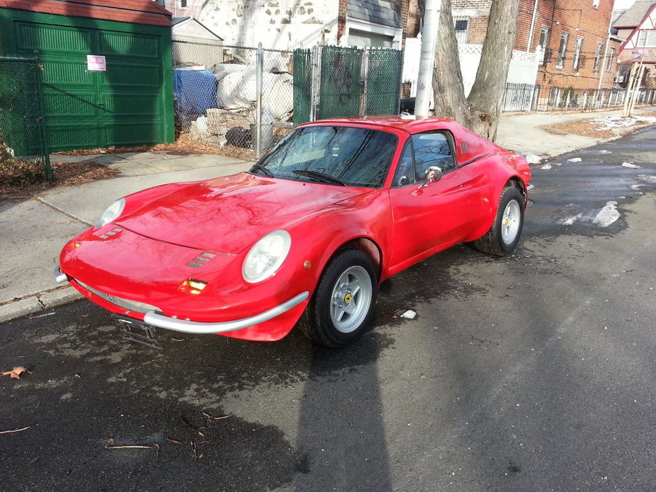 Un Ferrari 'Diniata' poate fi al tau pentru doar 16.000 de dolari! Un Ferrari 'Diniata' poate fi al tau pentru doar 16.000 de dolari!