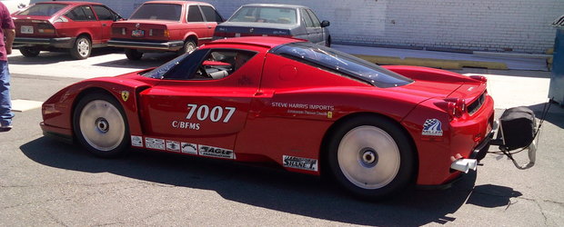 Un Ferrari Enzo tinteste la bariera celor 500 km/h!