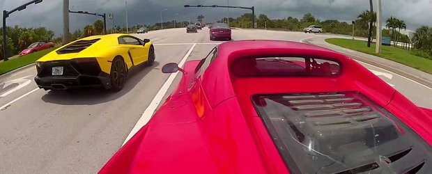 Un Ferrari F50 si un Lamborghini Aventador ies la plimbare prin oras