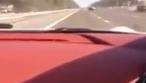 Un Ferrari tunat goneste cu 350 km/h pe drumurile publice