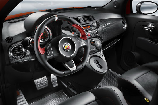 Un Fiat 500 de 35.000 de Euro? Da, noul Abarth Tributo Ferrari